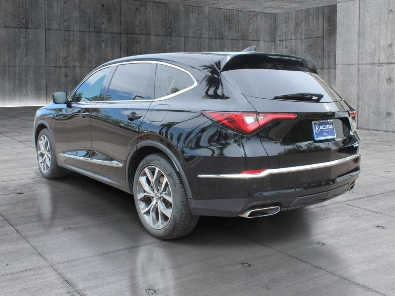 Used 2024 Acura MDX w/ Technology Package AWD/4WD image 4