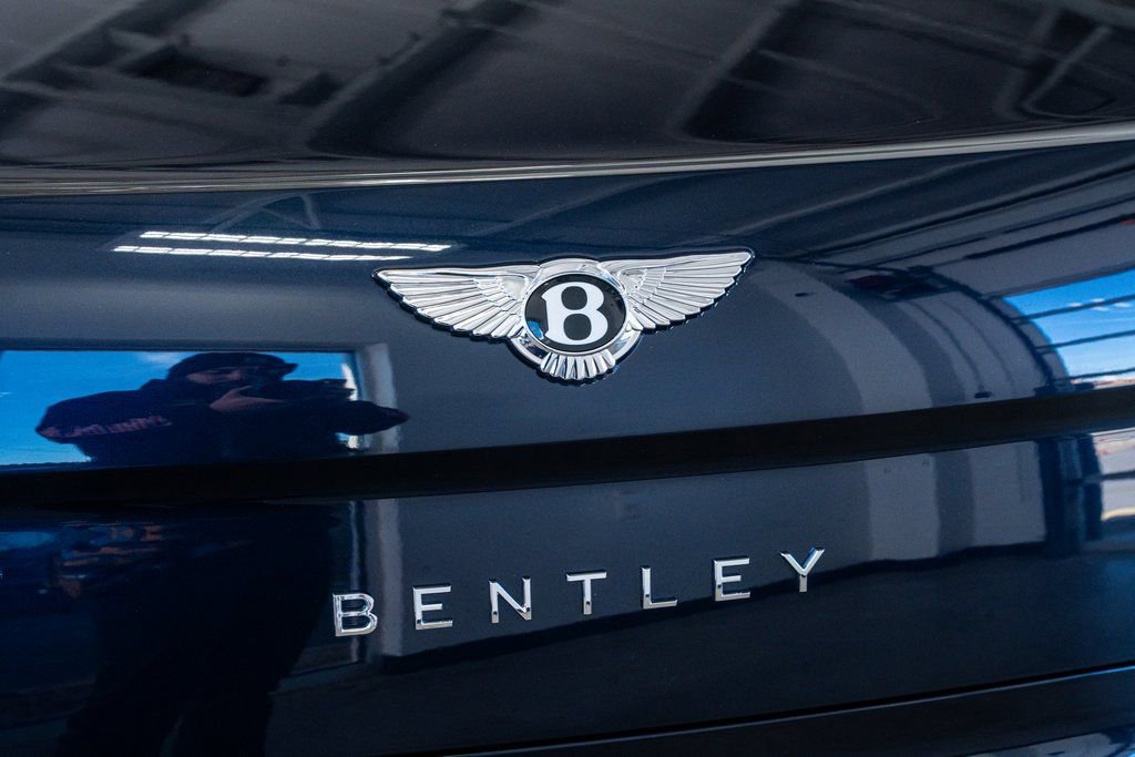 Used 2020 Bentley Flying Spur W12 image 26