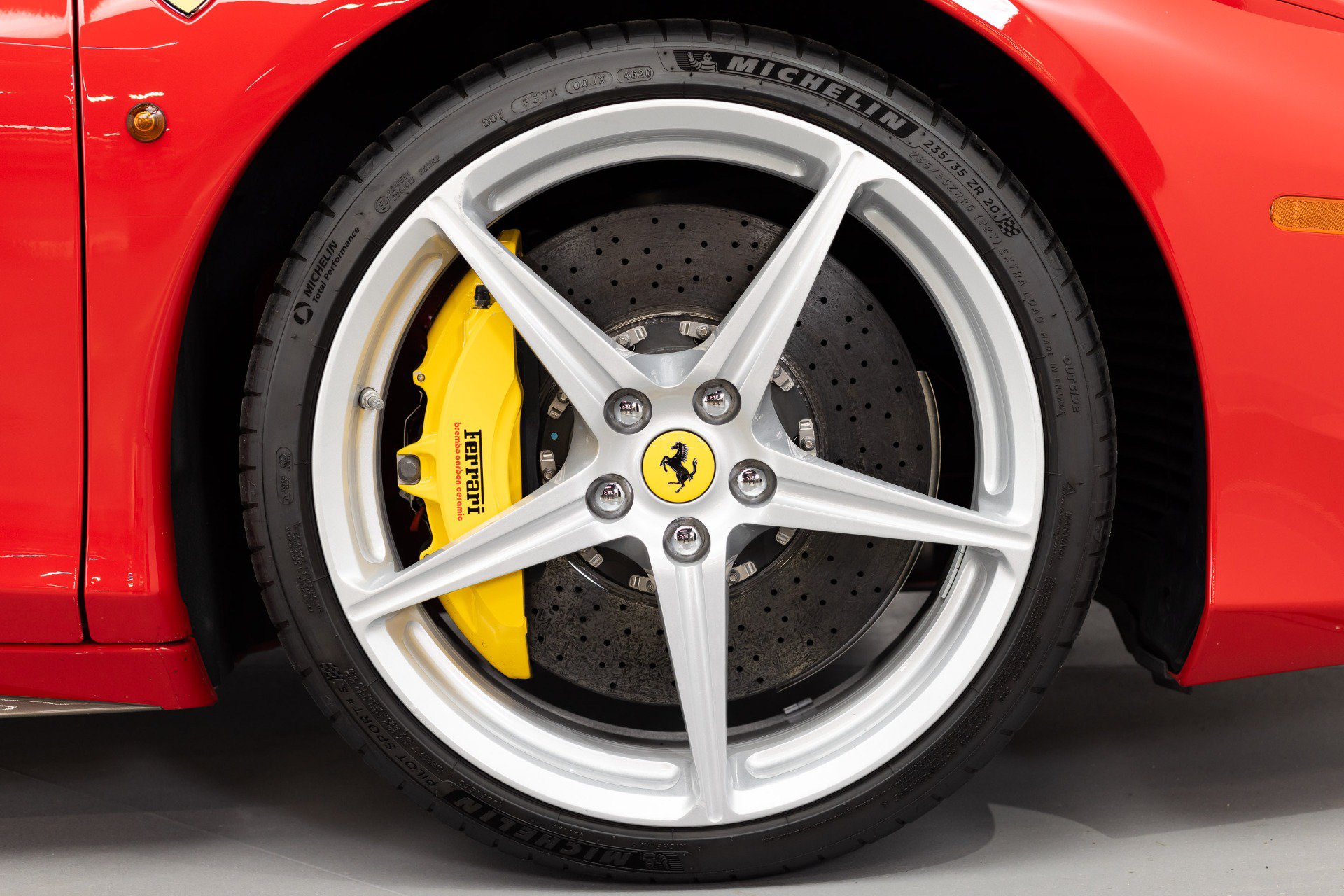 Certified 2014 Ferrari 458 Spider RWD image 23