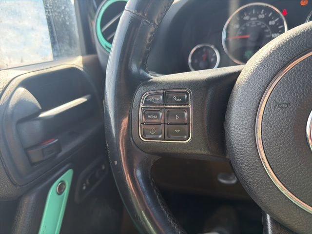 Used 2017 Jeep Wrangler Unlimited Sahara w/ Connectivity Group image 32