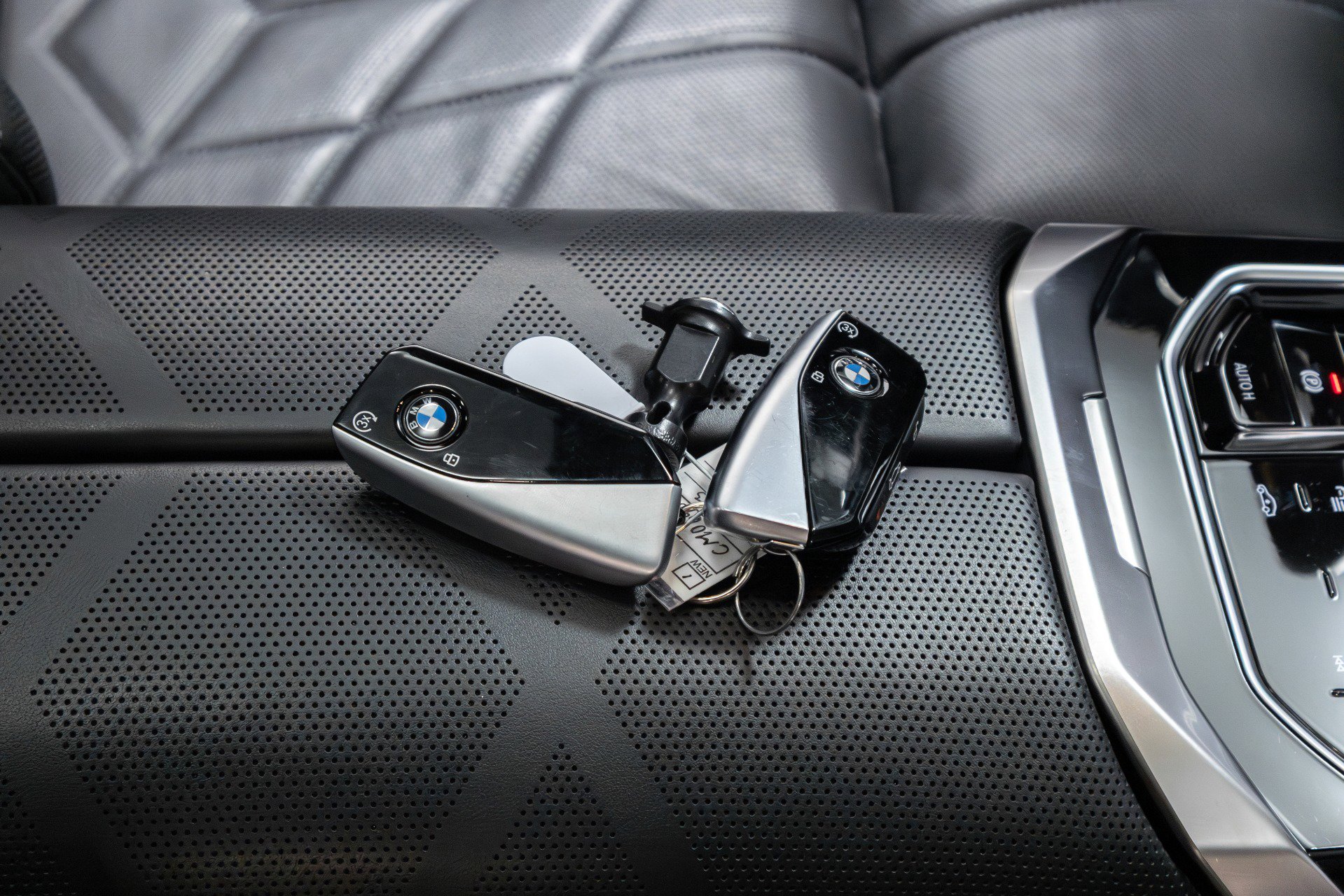 Used 2023 BMW 760i xDrive w/ Executive Package image 69