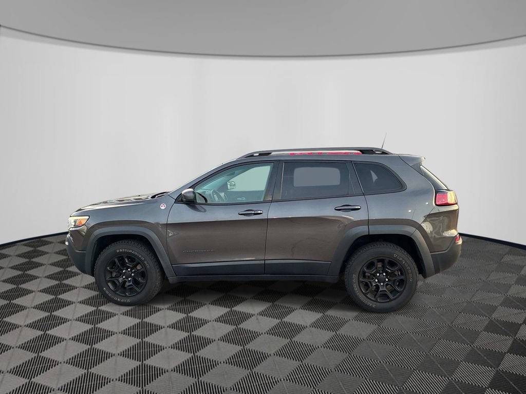 Used 2019 Jeep Cherokee Trailhawk w/ Comfort/Convenience Group AWD/4WD image 4