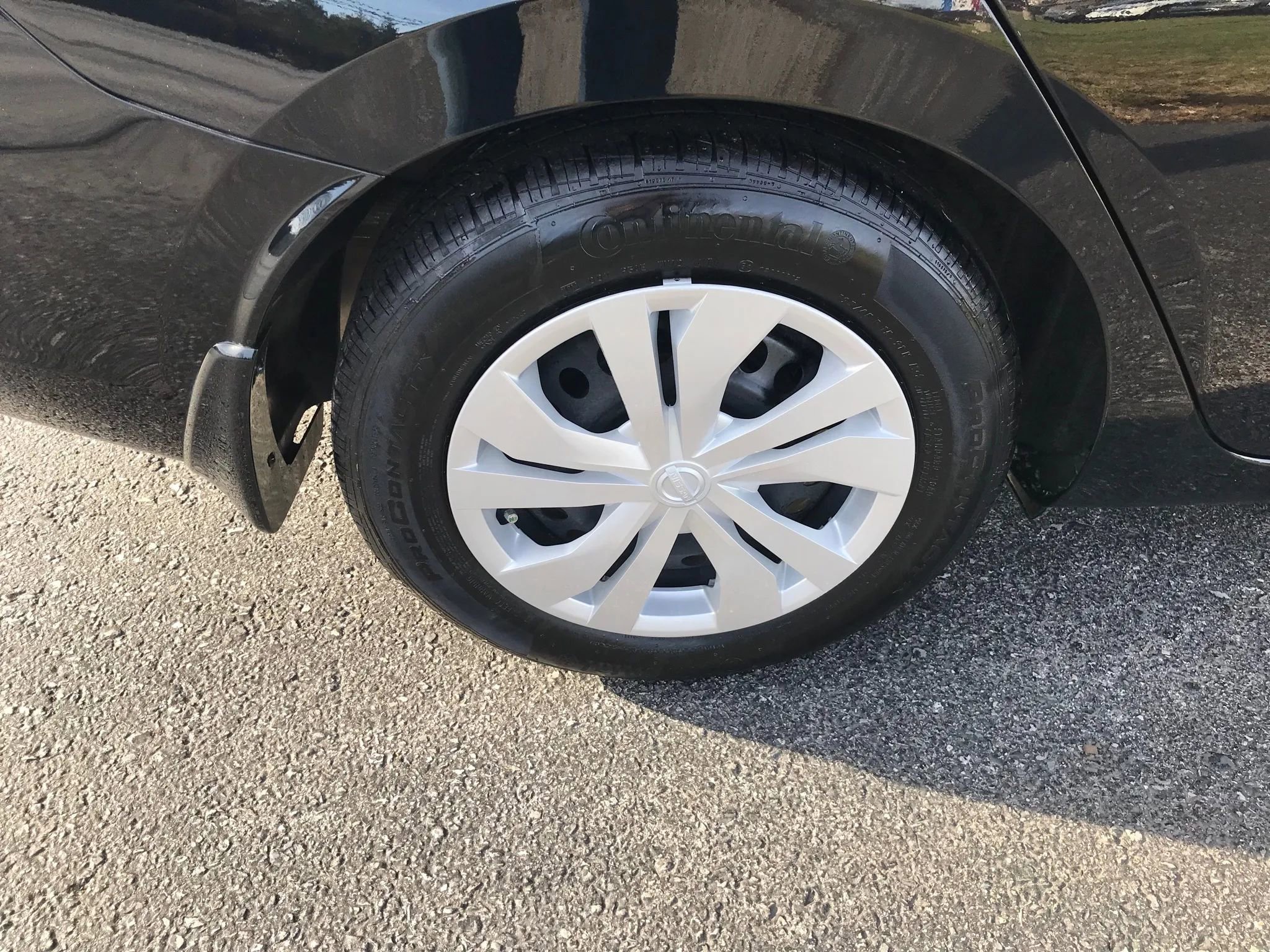 Used 2024 Nissan Versa S w/ Trunk Package image 35