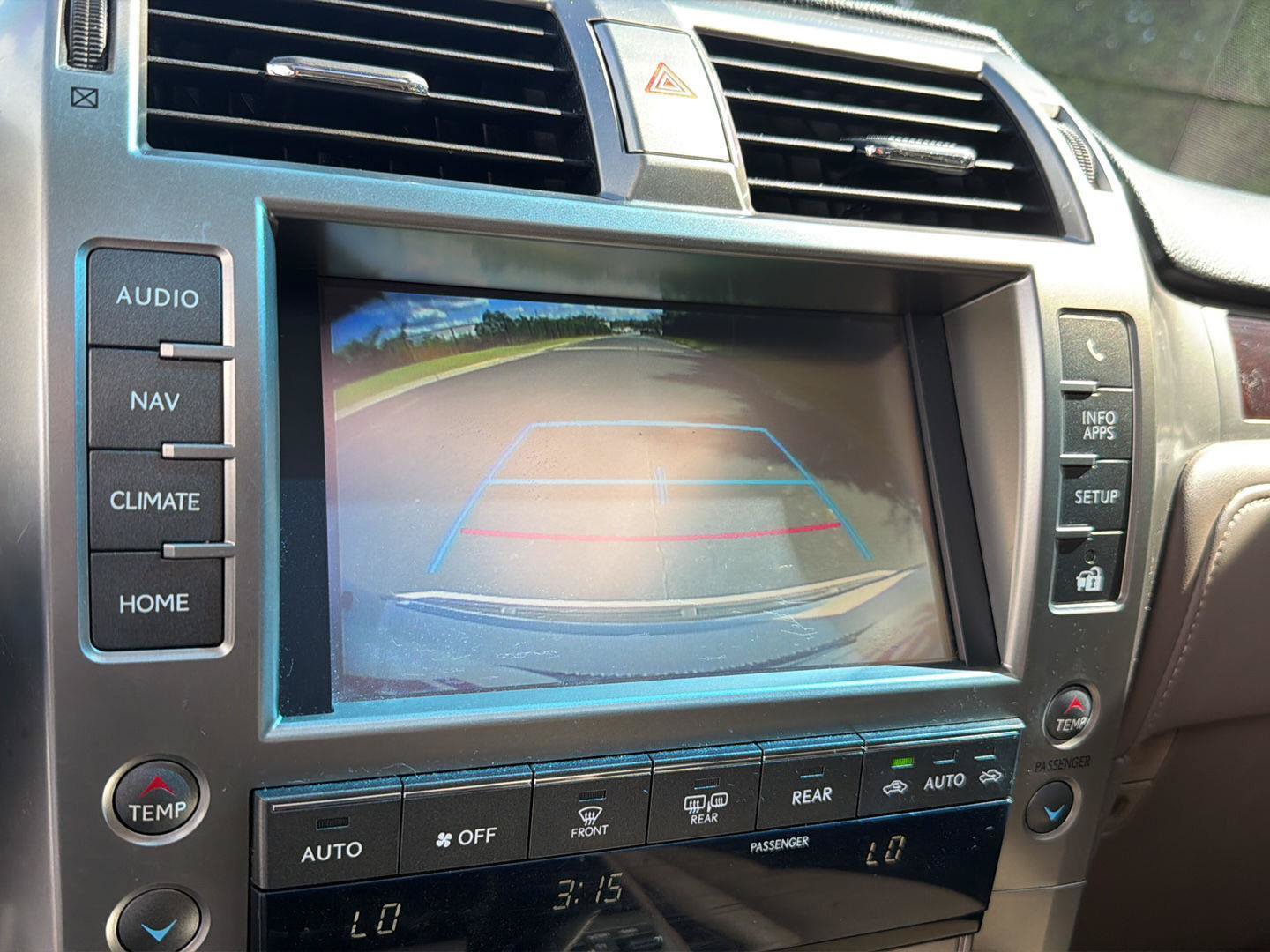 Used 2015 Lexus GX 460 w/ Premium Package AWD/4WD image 27