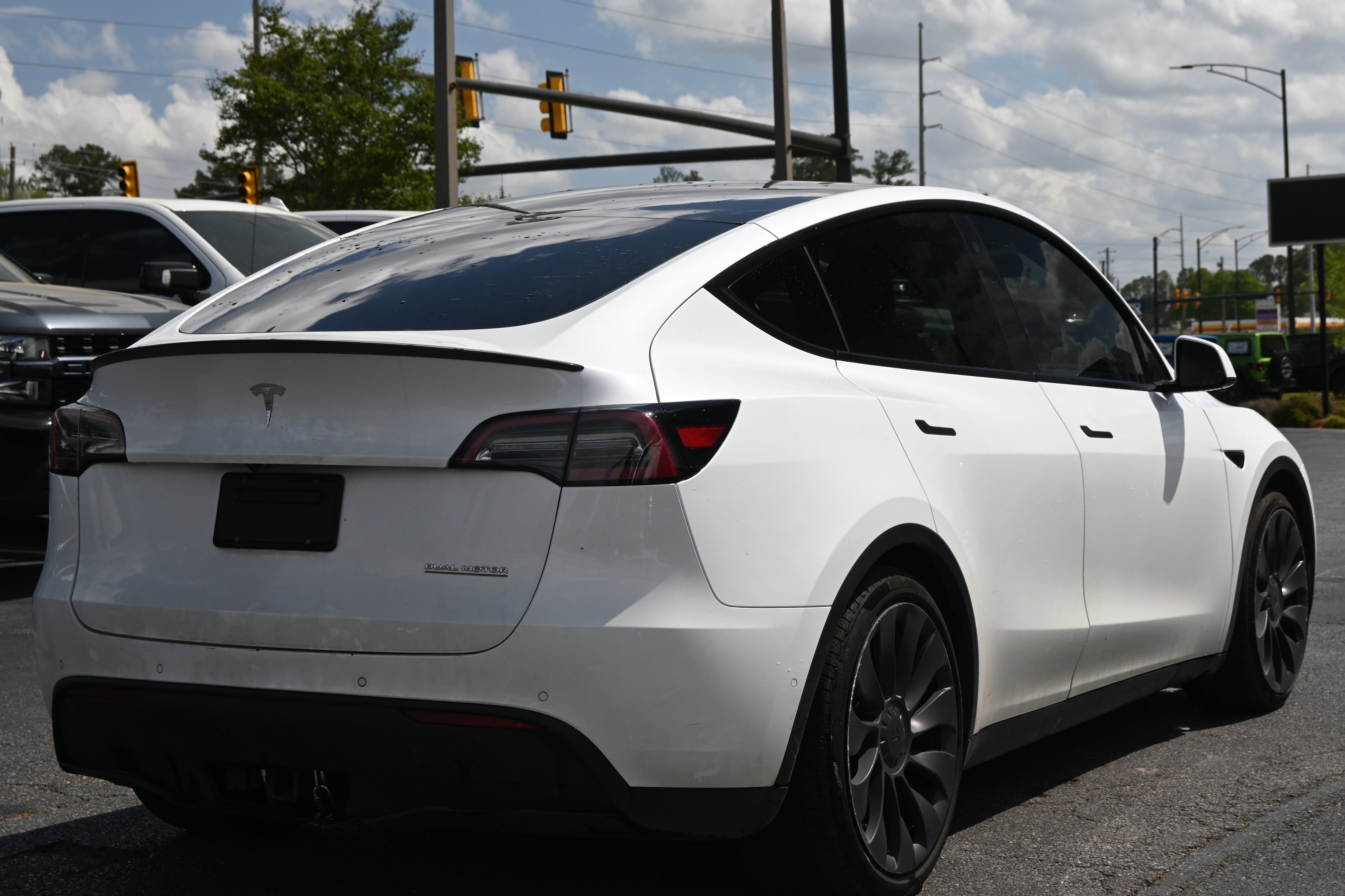 Used 2022 Tesla Model Y Performance image 15