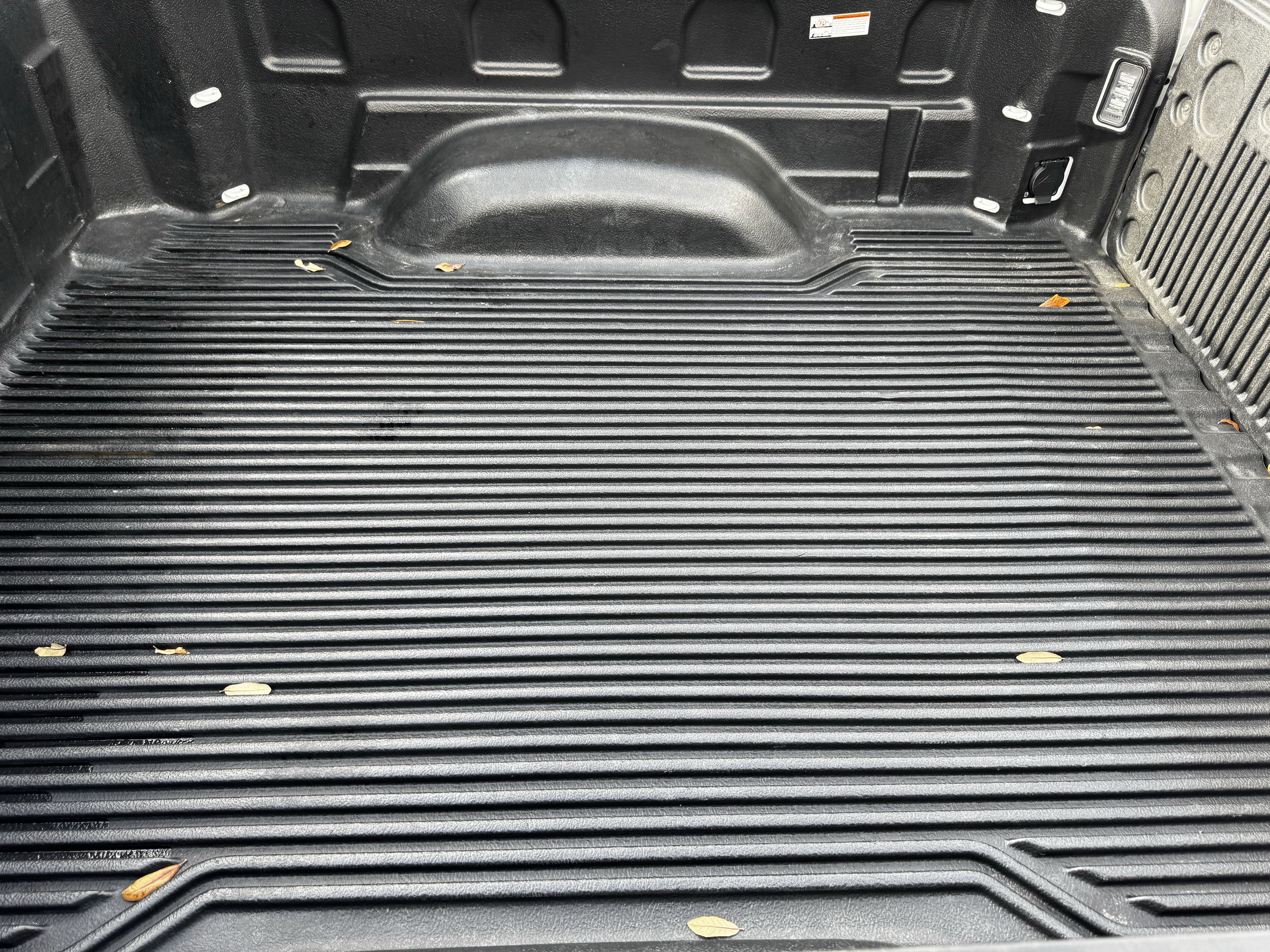 Used 2025 Chevrolet Silverado 2500 LT w/ Convenience Package AWD/4WD image 32