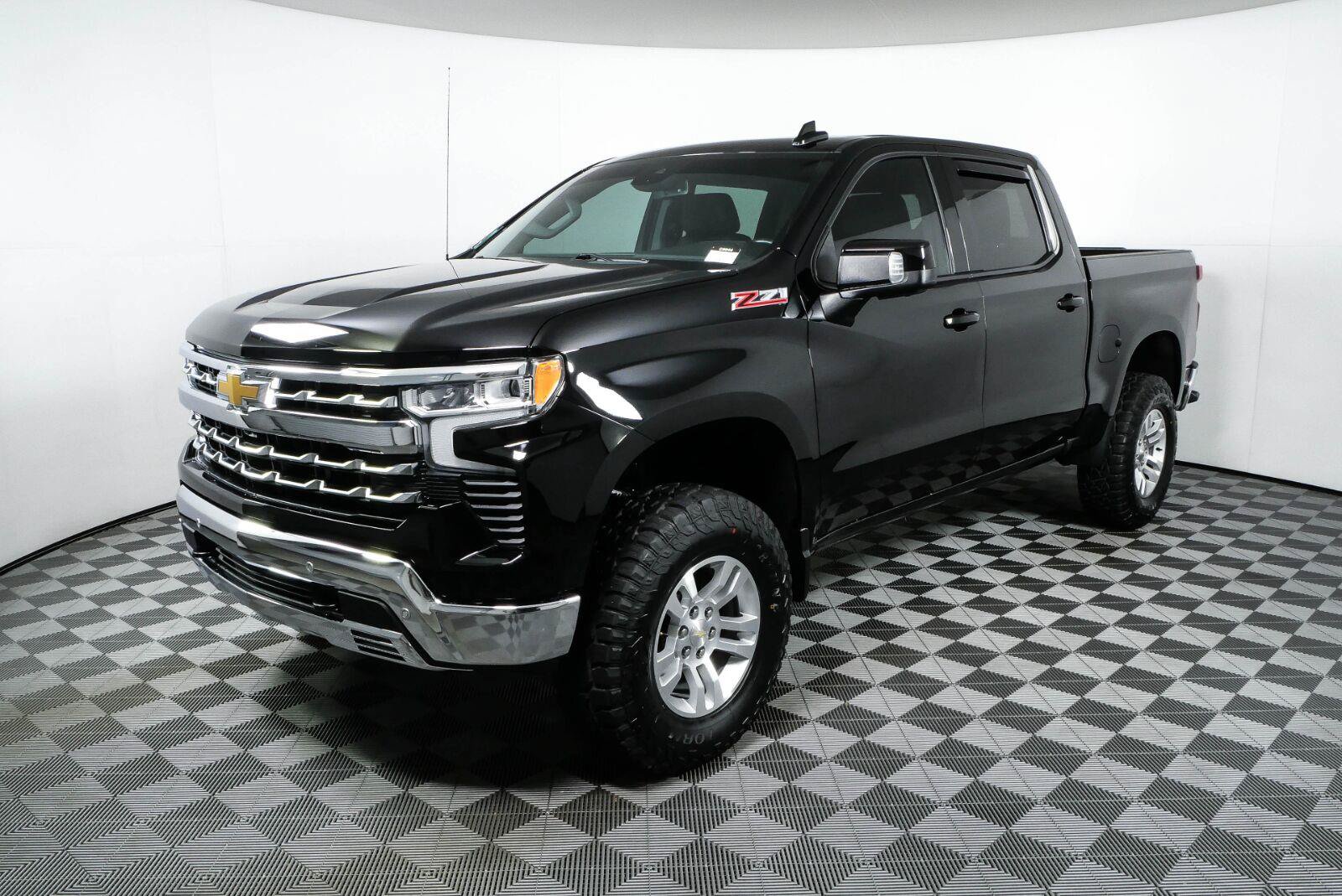 Used 2022 Chevrolet Silverado 1500 LTZ w/ LTZ Convenience Package II AWD/4WD image 26