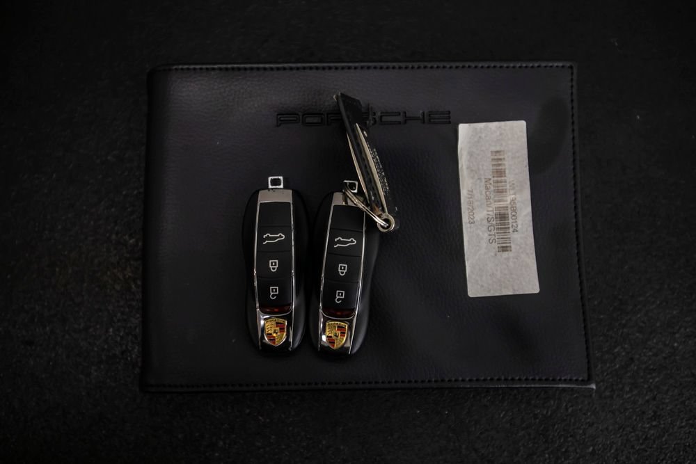 Used 2024 Porsche Macan AWD/4WD image 47