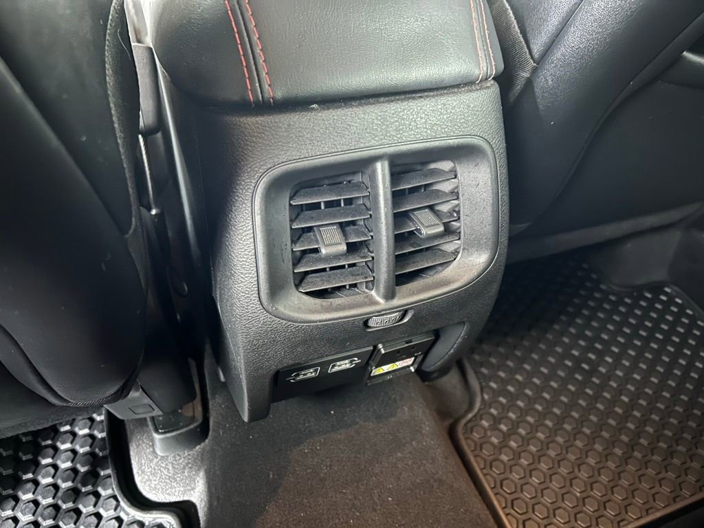 Used 2022 Jeep Cherokee Trailhawk w/ Comfort/Convenience Group AWD/4WD image 16