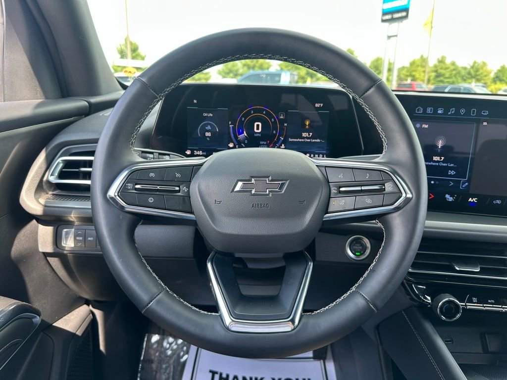 Used 2025 Chevrolet Traverse LT w/ Midnight/Sport Edition image 27