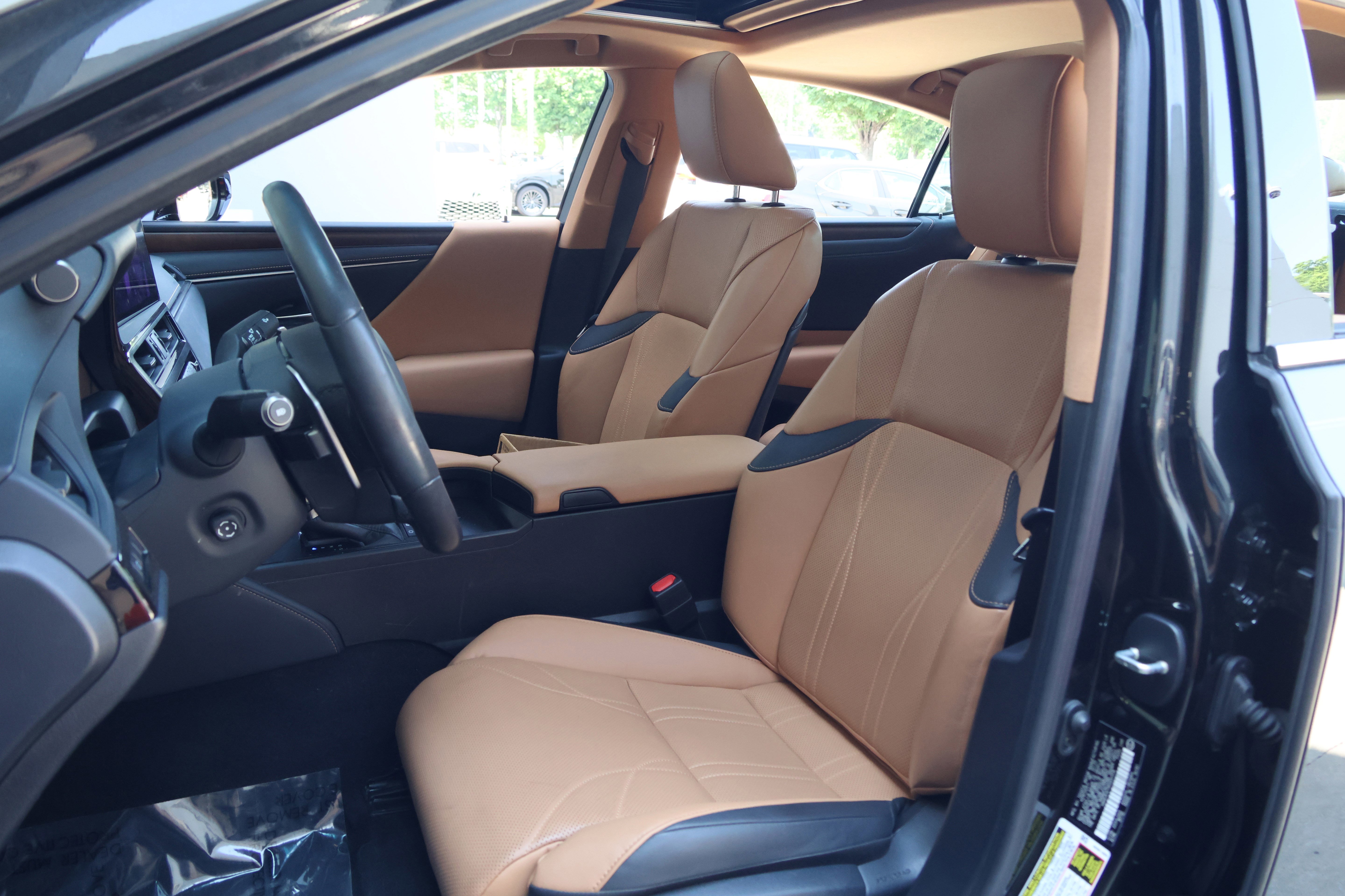 Certified 2023 Lexus ES 300h w/ Accessory Package (Z2) FWD image 34