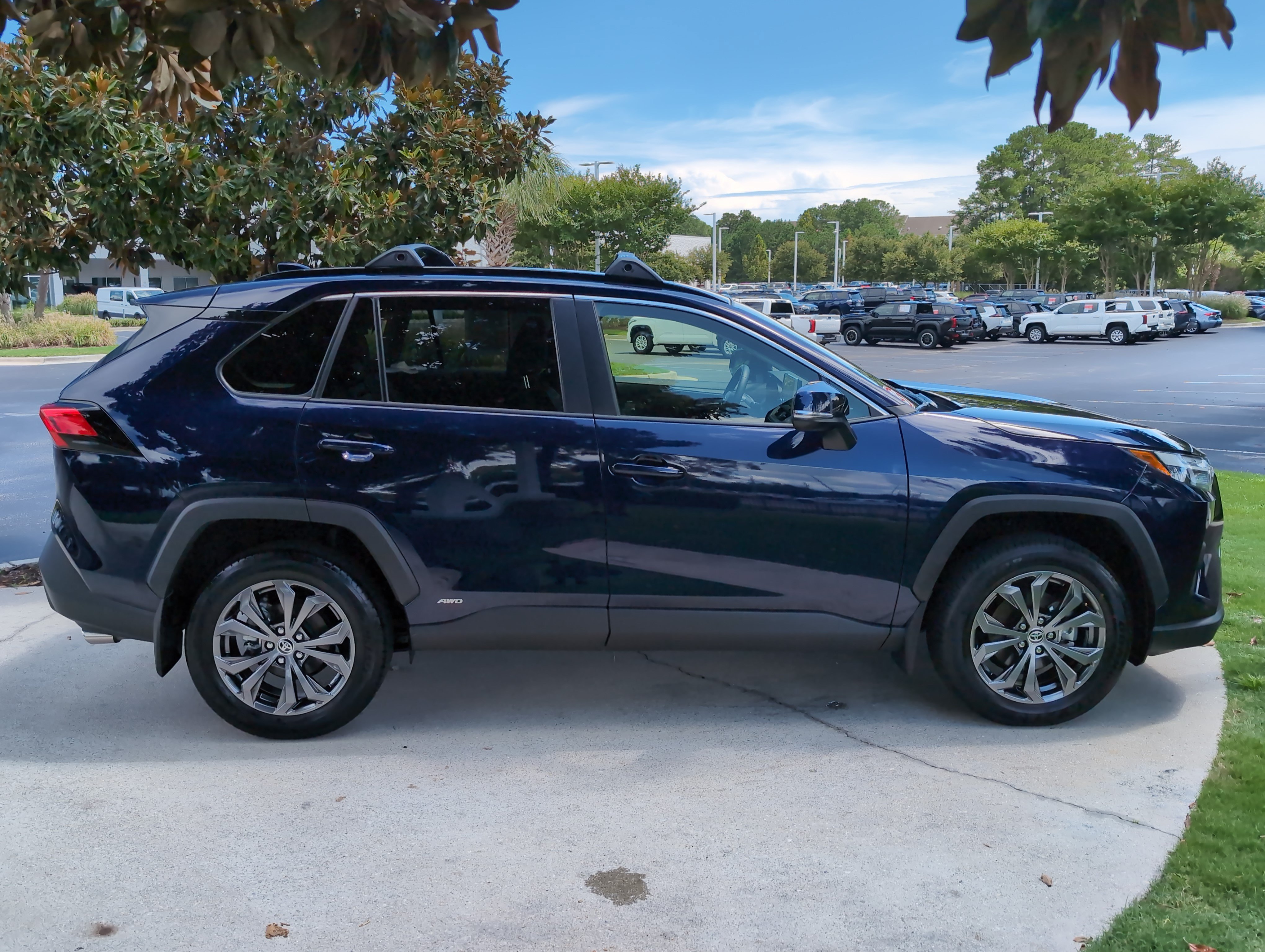Used 2025 Toyota RAV4 XLE Premium w/ Weather Package AWD/4WD image 11