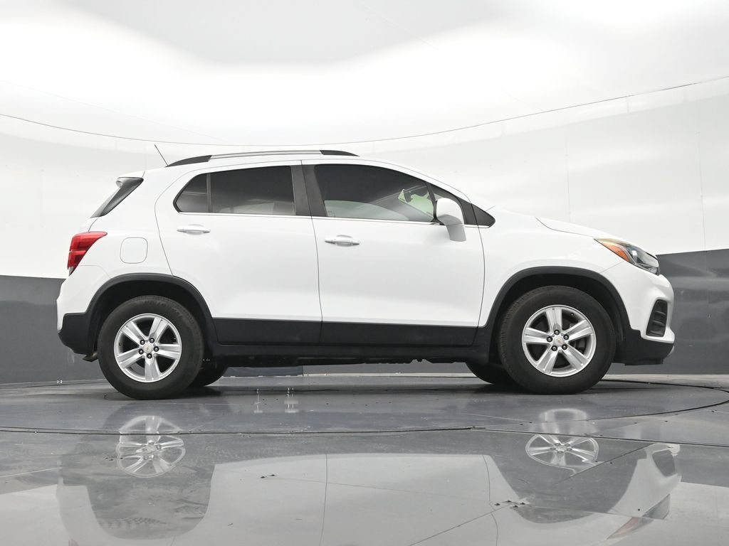 Used 2020 Chevrolet Trax LT w/ LT Convenience Package FWD image 28