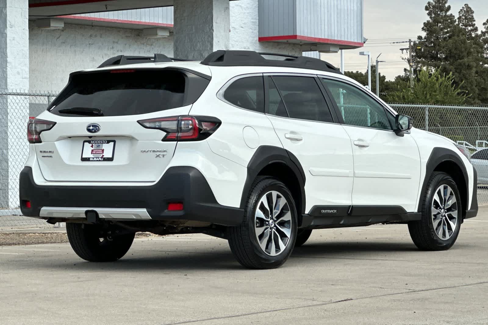 Certified 2024 Subaru Outback Limited XT AWD/4WD image 3
