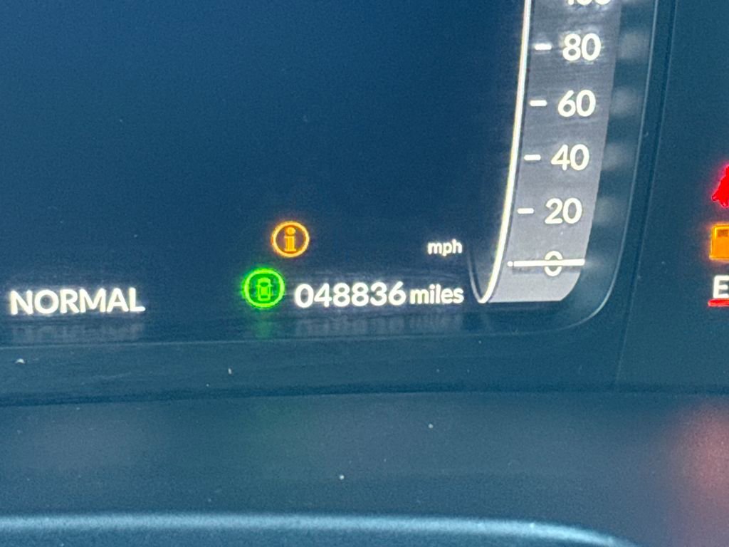 Used 2025 Honda Pilot Black Edition image 16