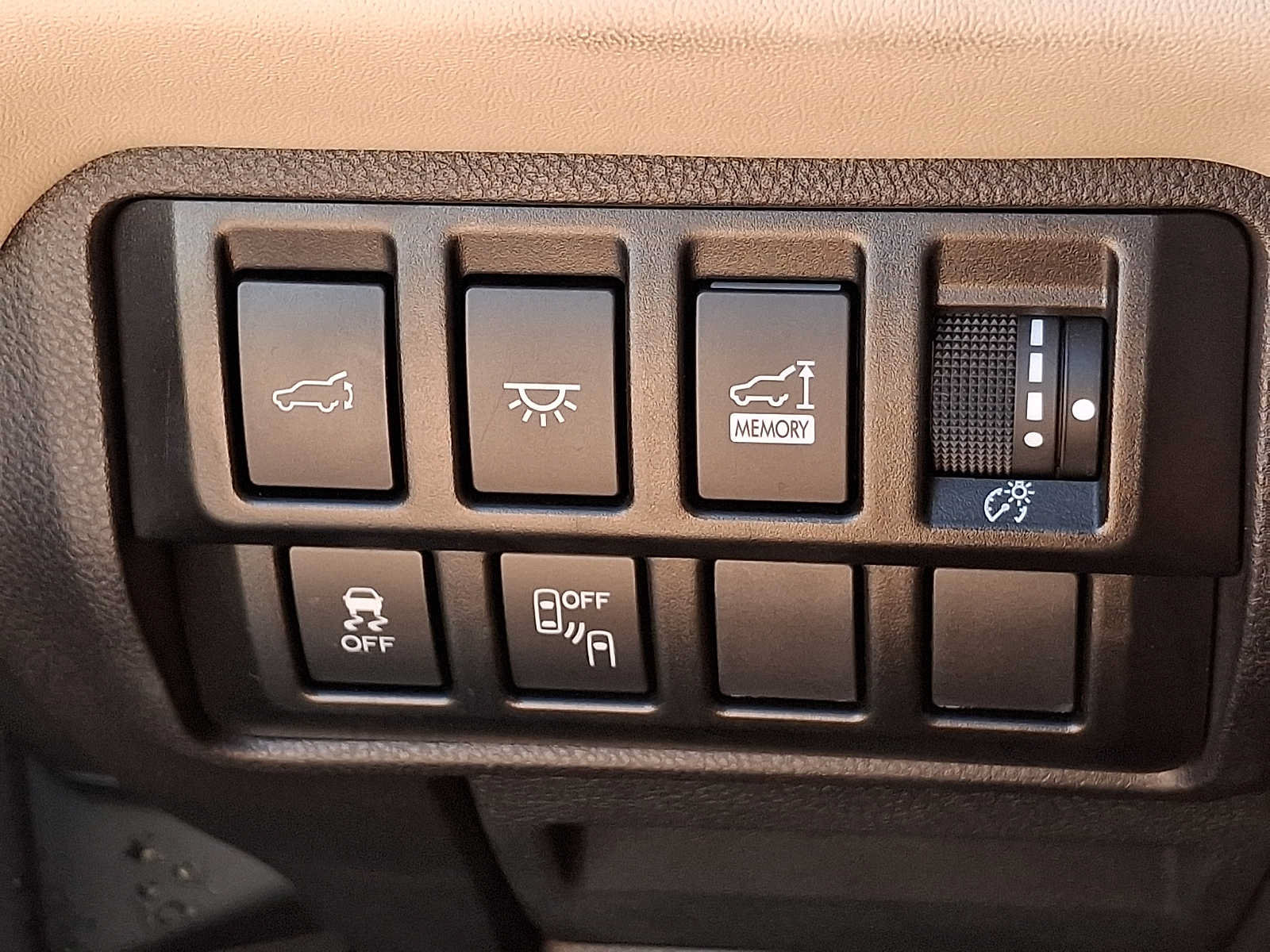 Used 2022 Subaru Ascent Limited w/ Technology Package AWD/4WD image 25