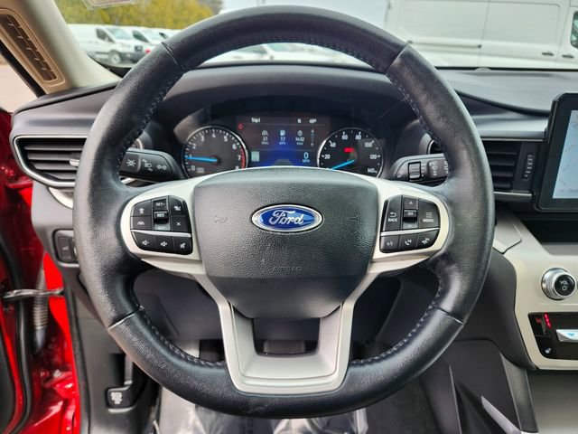 Certified 2022 Ford Explorer XLT w/ Equipment Group 202A image 30