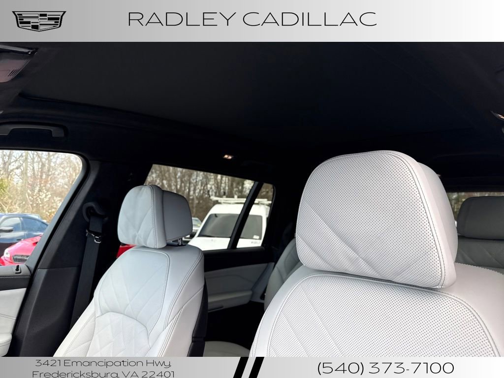 Used 2023 BMW X7 xDrive40i w/ Executive Package image 2