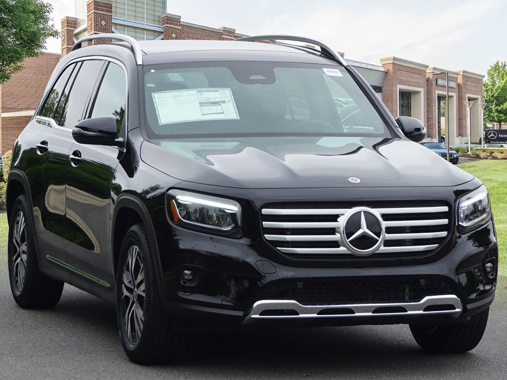 New 2025 Mercedes-Benz GLB 250 4MATIC image 3