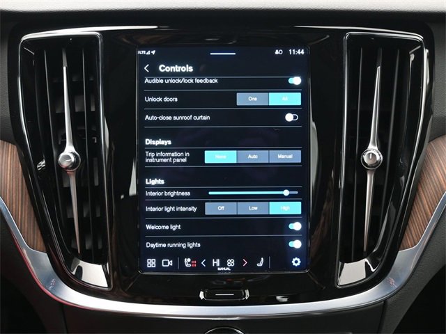 Used 2023 Volvo S60 B5 Plus w/ Climate Package image 18