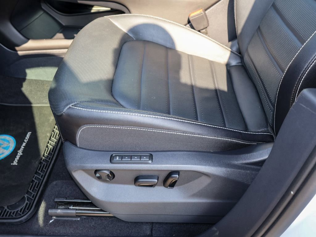 Certified 2024 Volkswagen Atlas SEL image 12