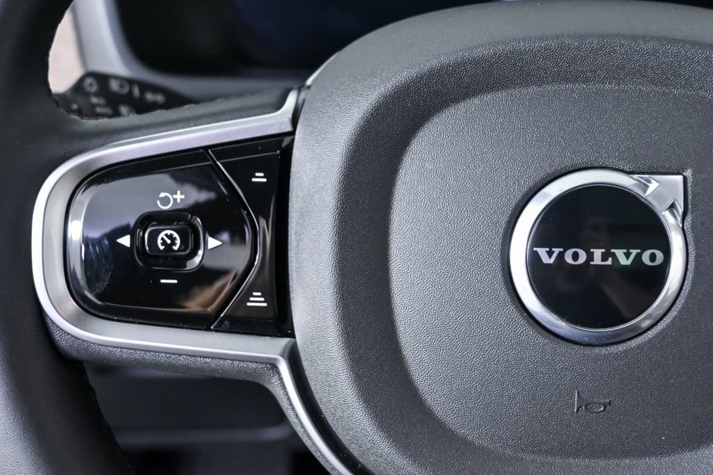 Certified 2025 Volvo XC90 B6 Core w/ Climate Package image 11