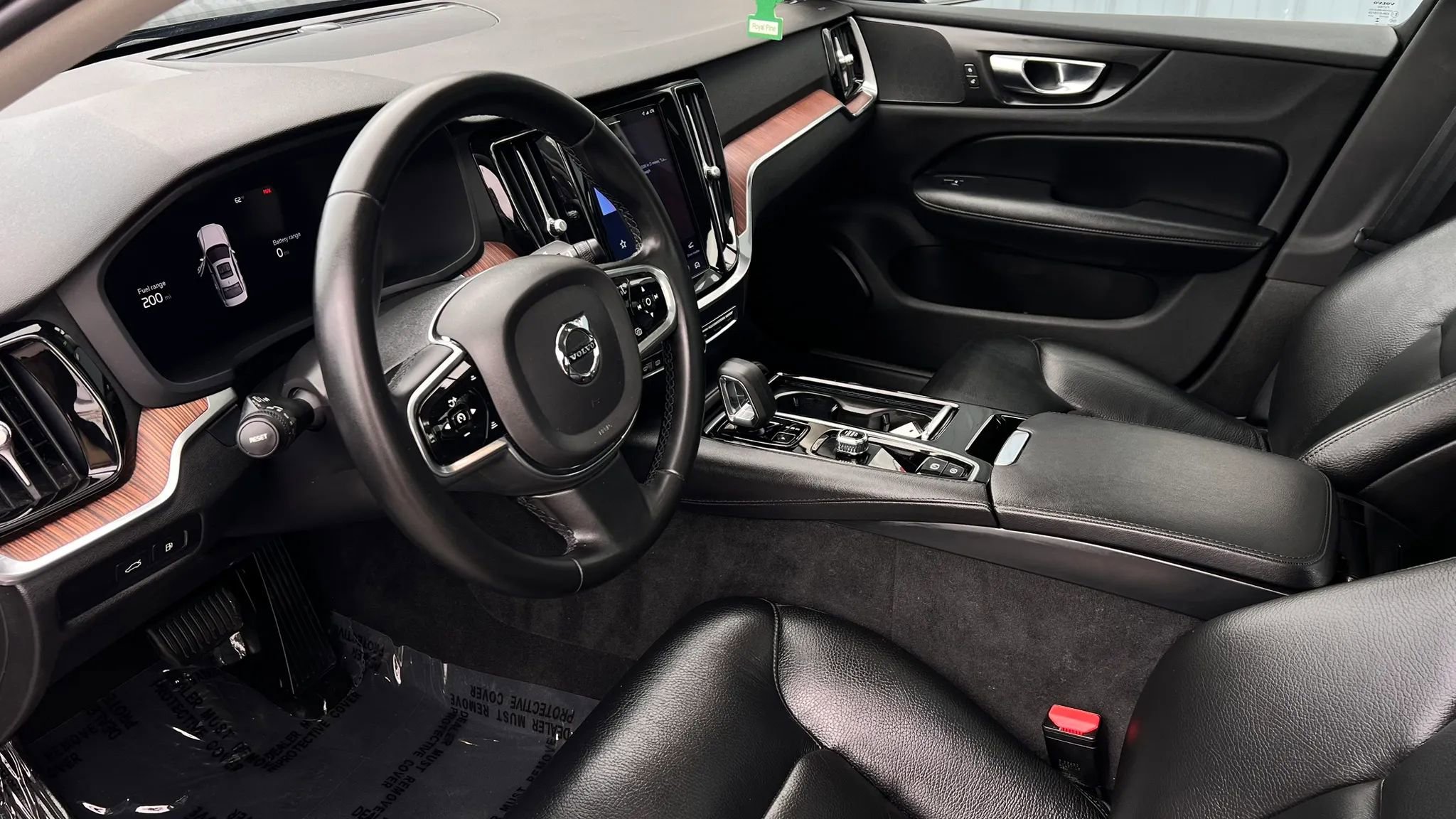 Used 2023 Volvo S60 T8 Plus image 19