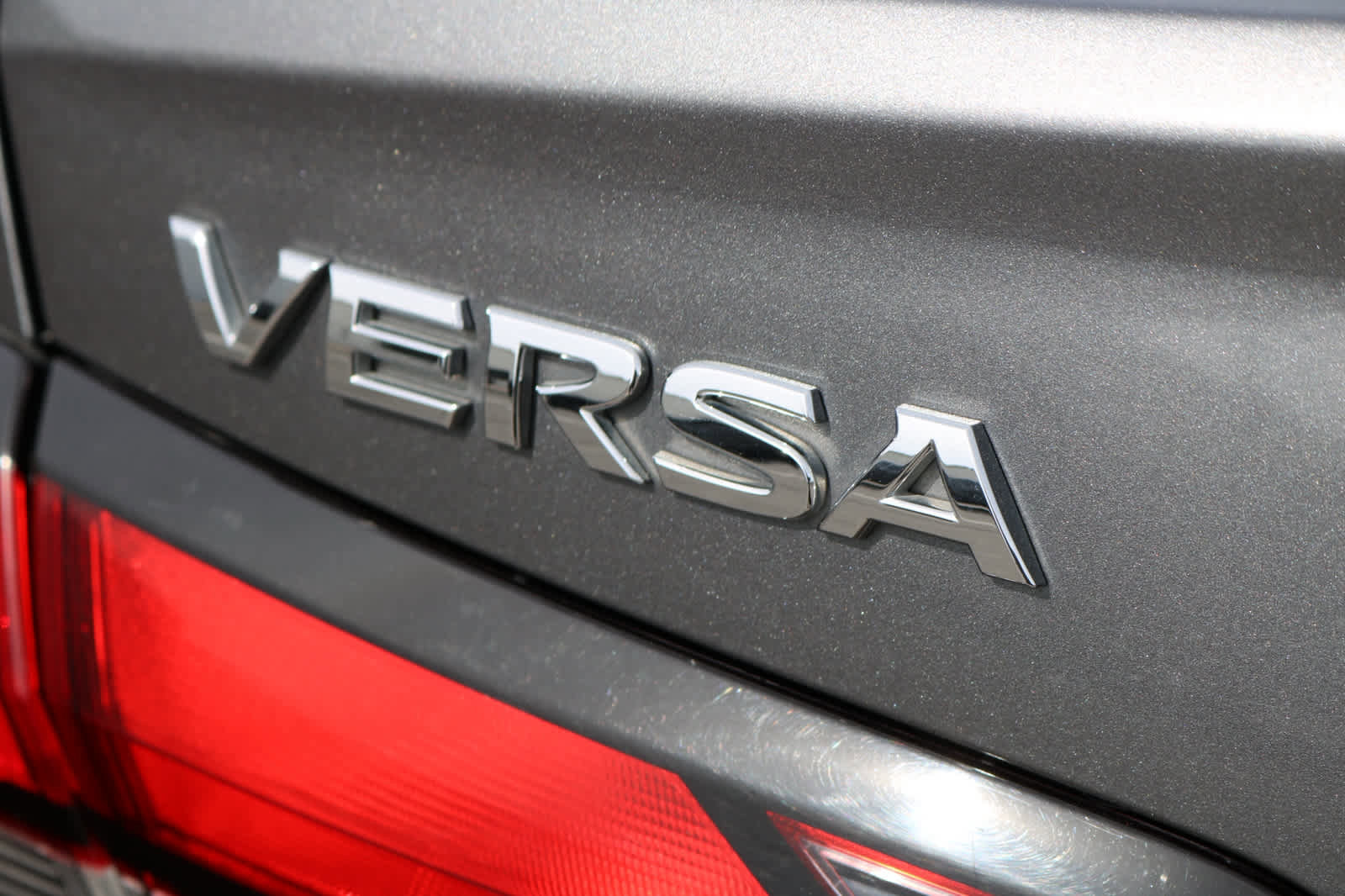 Used 2020 Nissan Versa S FWD image 9
