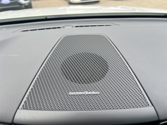 Certified 2024 Volvo XC60 T8 Plus w/ Protection Package Premier image 39