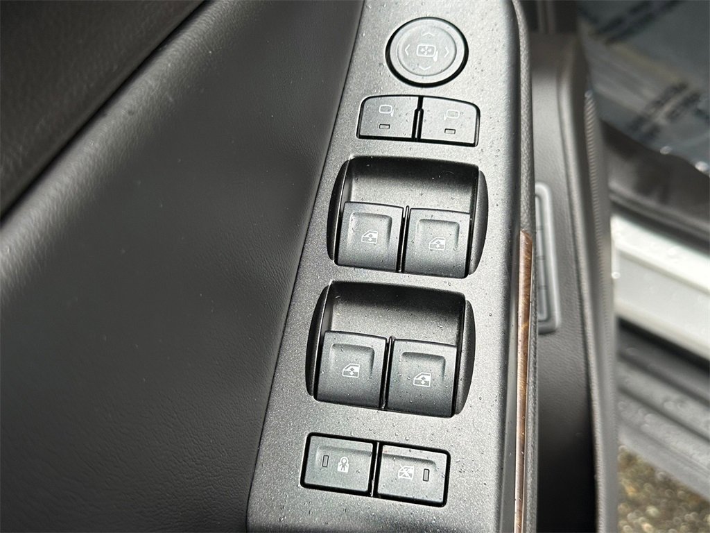 Used 2016 Chevrolet Suburban LT image 22