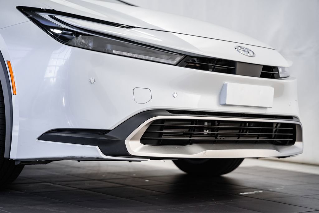Used 2024 Toyota Prius Prime SE image 11
