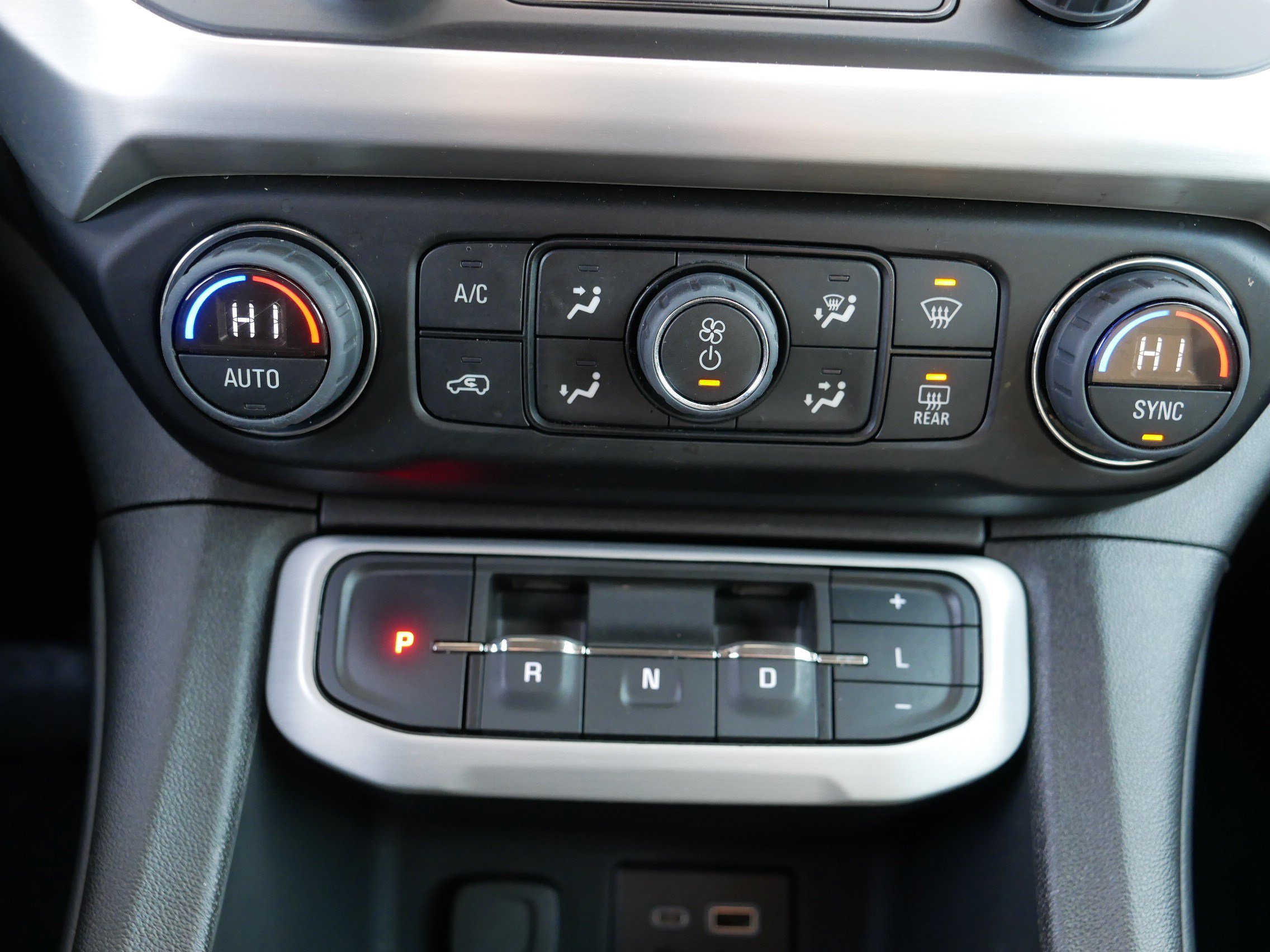 Used 2023 GMC Acadia SLE w/ Driver Convenience Package image 23