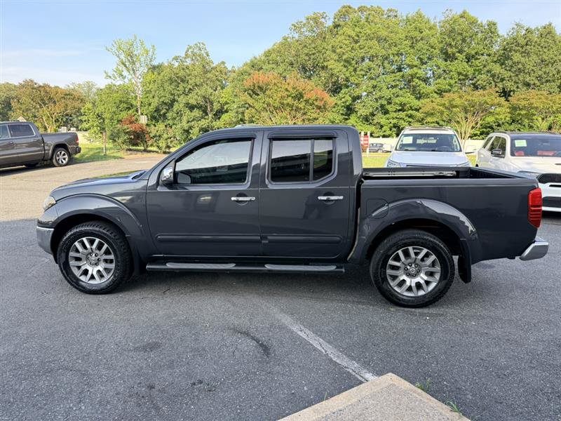 Used 2013 Nissan Frontier SL w/ Moonroof Pkg AWD/4WD image 8