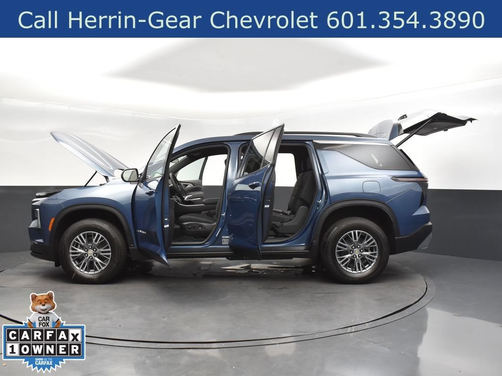 Used 2025 Chevrolet Traverse LT FWD image 37
