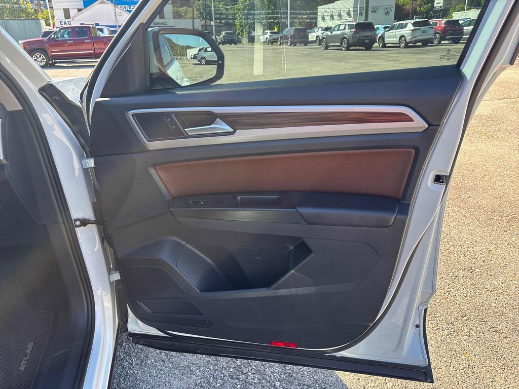 Used 2021 Volkswagen Atlas SE FWD image 35