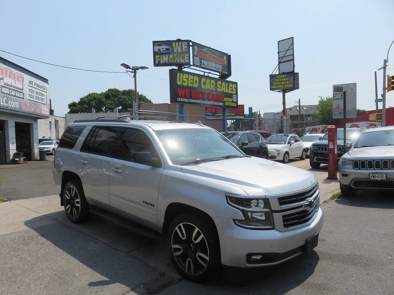 Used 2018 Chevrolet Tahoe Premier AWD/4WD image 3