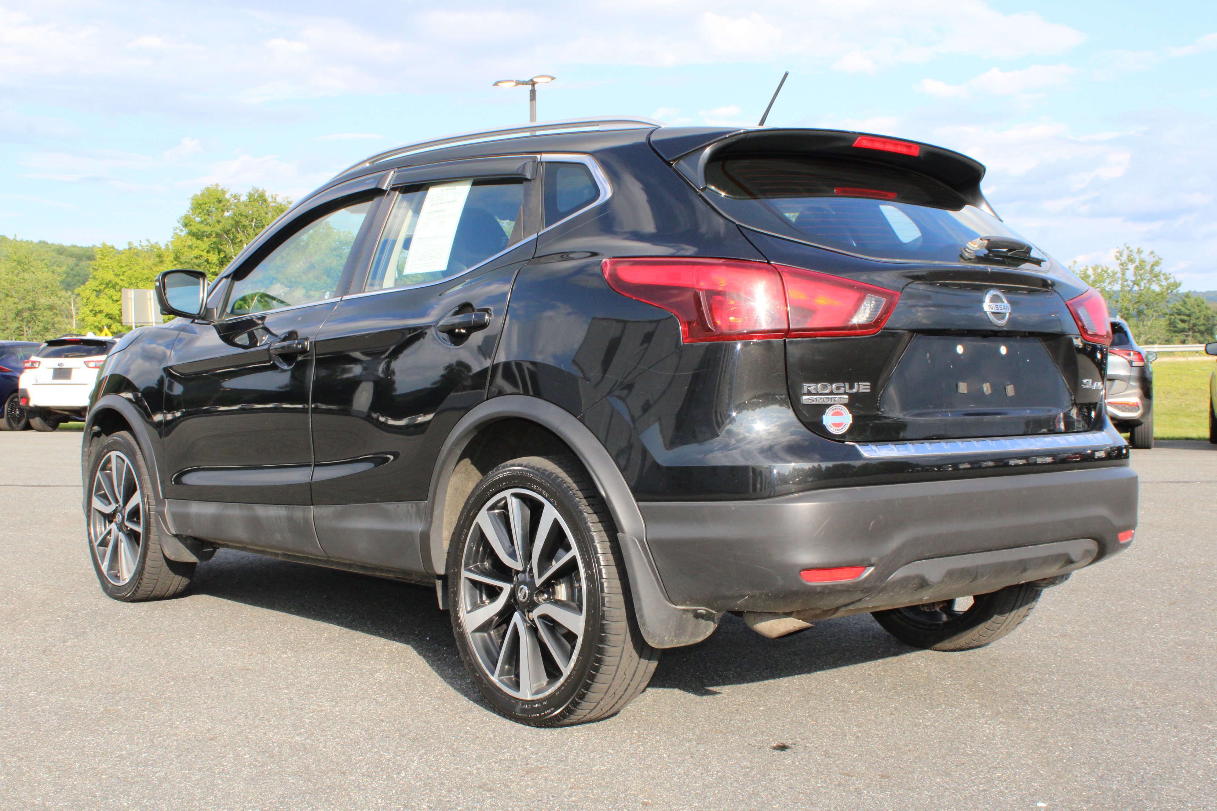 Used 2017 Nissan Rogue Sport SL AWD/4WD image 11