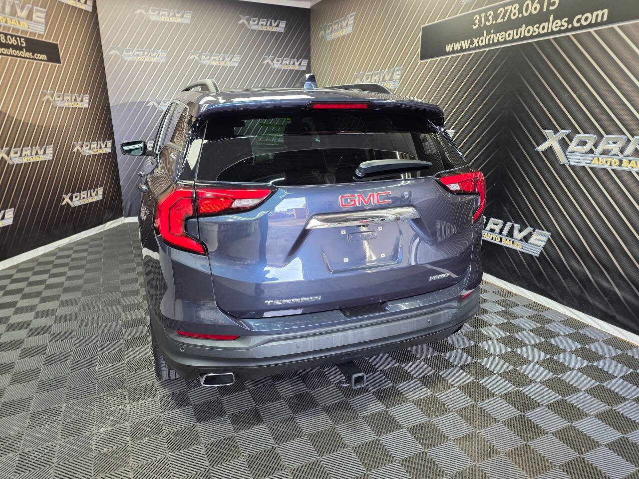 Used 2018 GMC Terrain SLE w/ Driver Convenience Package image 12