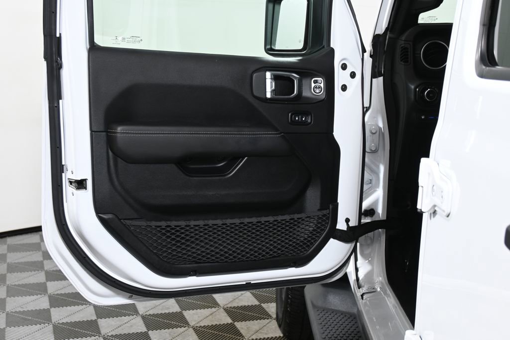 Used 2021 Jeep Wrangler Unlimited Sahara w/ Cold Weather Group image 29