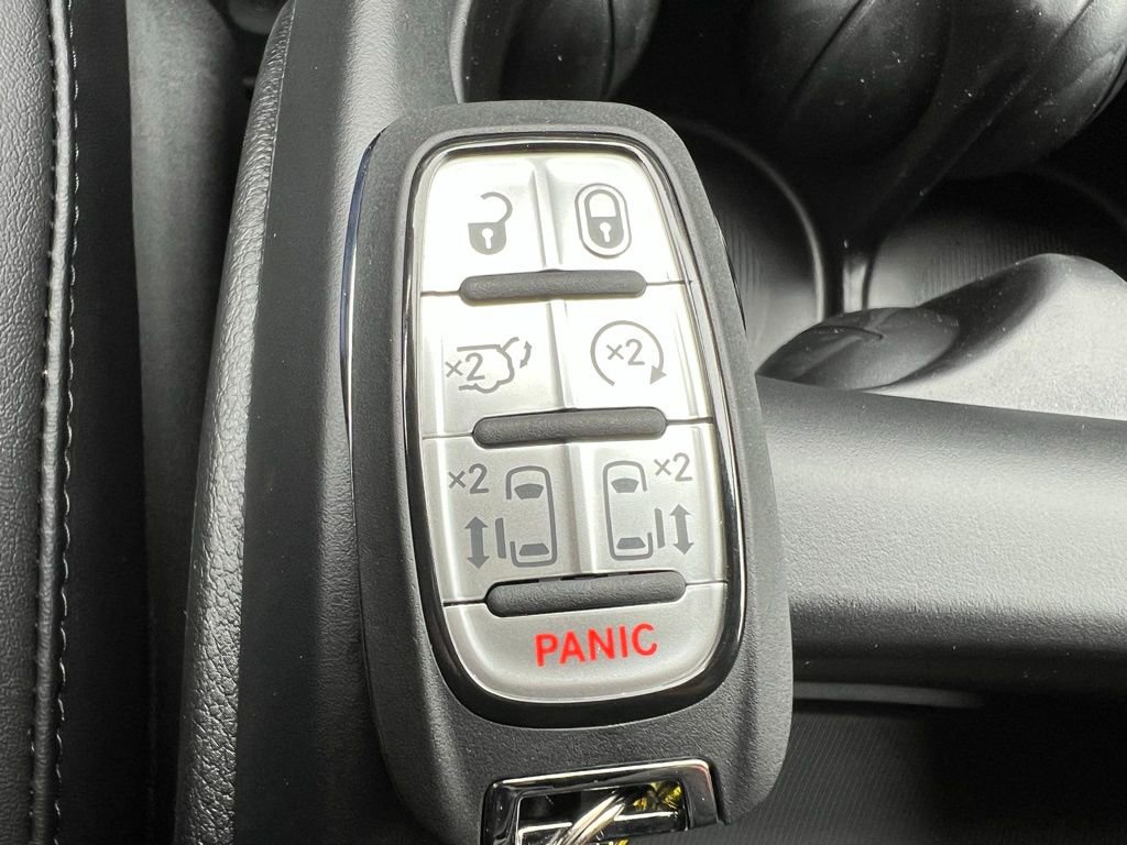 New 2026 Chrysler Pacifica Select w/ S Appearance Package FWD image 38