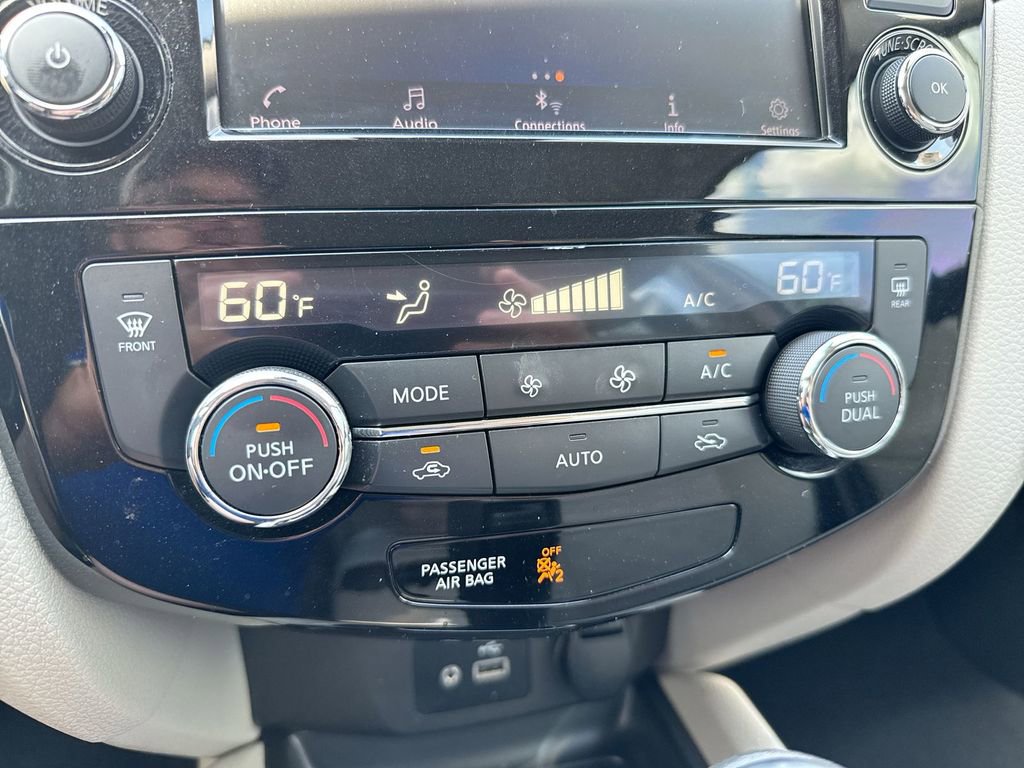 Used 2020 Nissan Rogue Sport SV FWD image 16