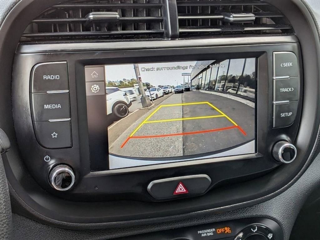 Used 2023 Kia Soul LX w/ LX Technology Package FWD image 18