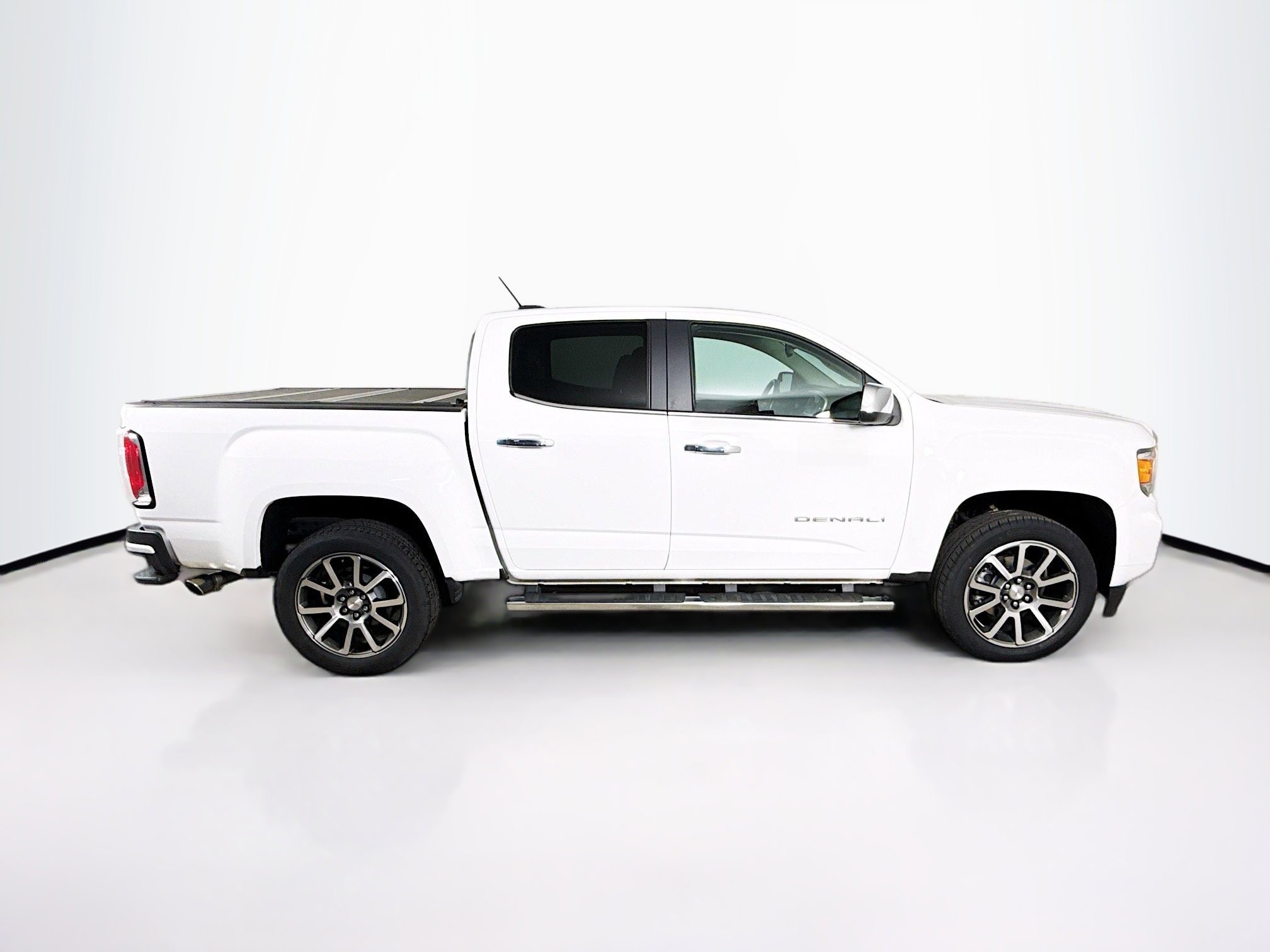 Used 2021 GMC Canyon Denali AWD/4WD image 2