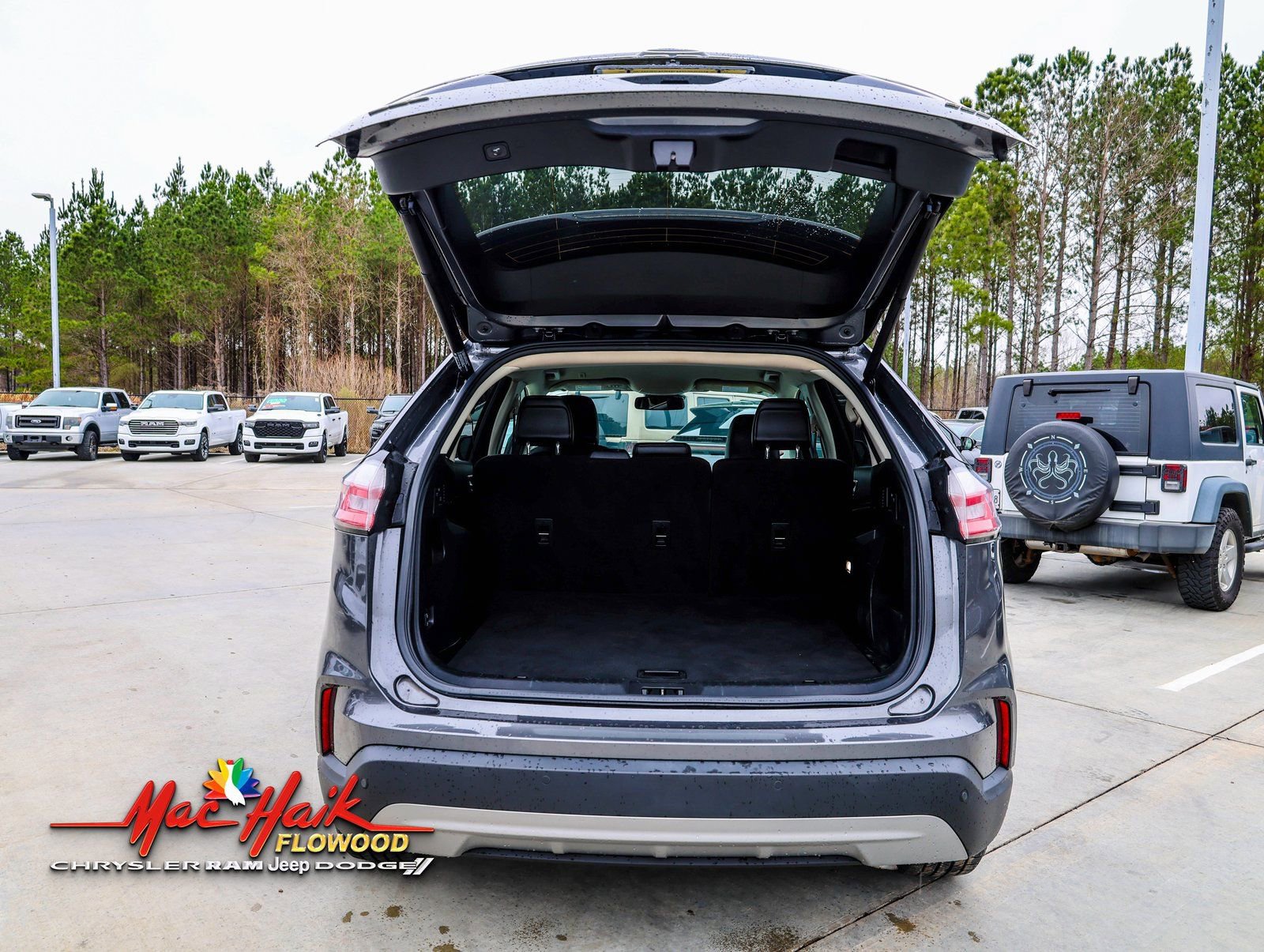 Used 2022 Ford Edge SEL w/ Convenience Package image 7