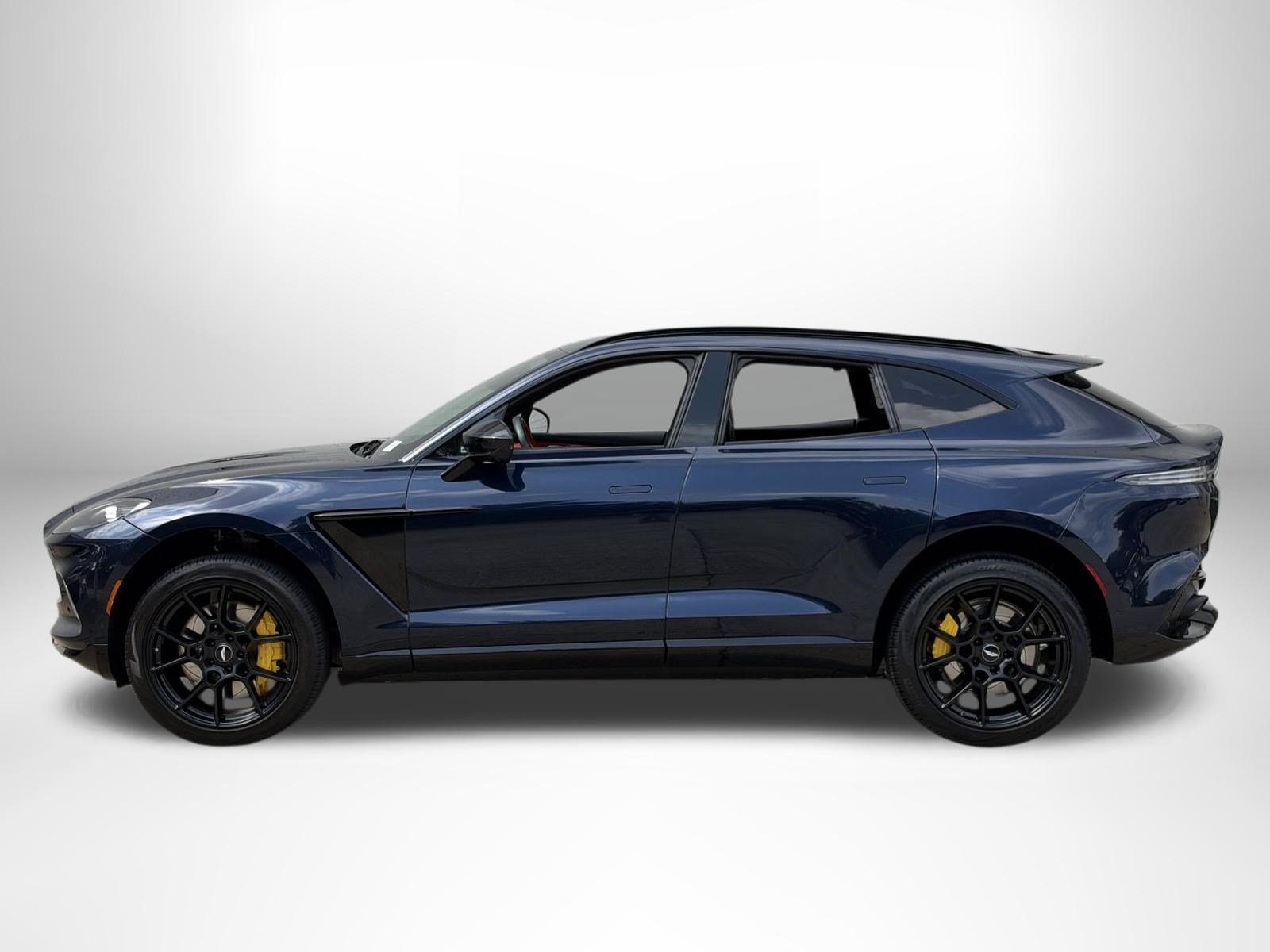 Used 2021 Aston Martin DBX AWD/4WD image 16