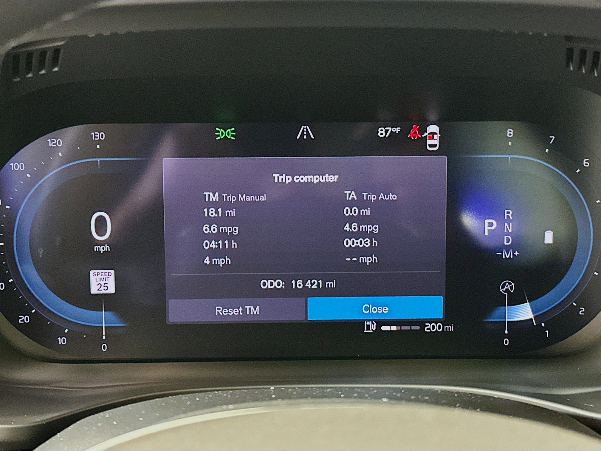Used 2025 Volvo XC60 B5 Plus image 19