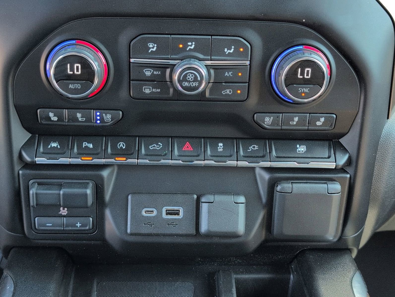 Used 2021 Chevrolet Silverado 1500 High Country w/ Technology Package image 20