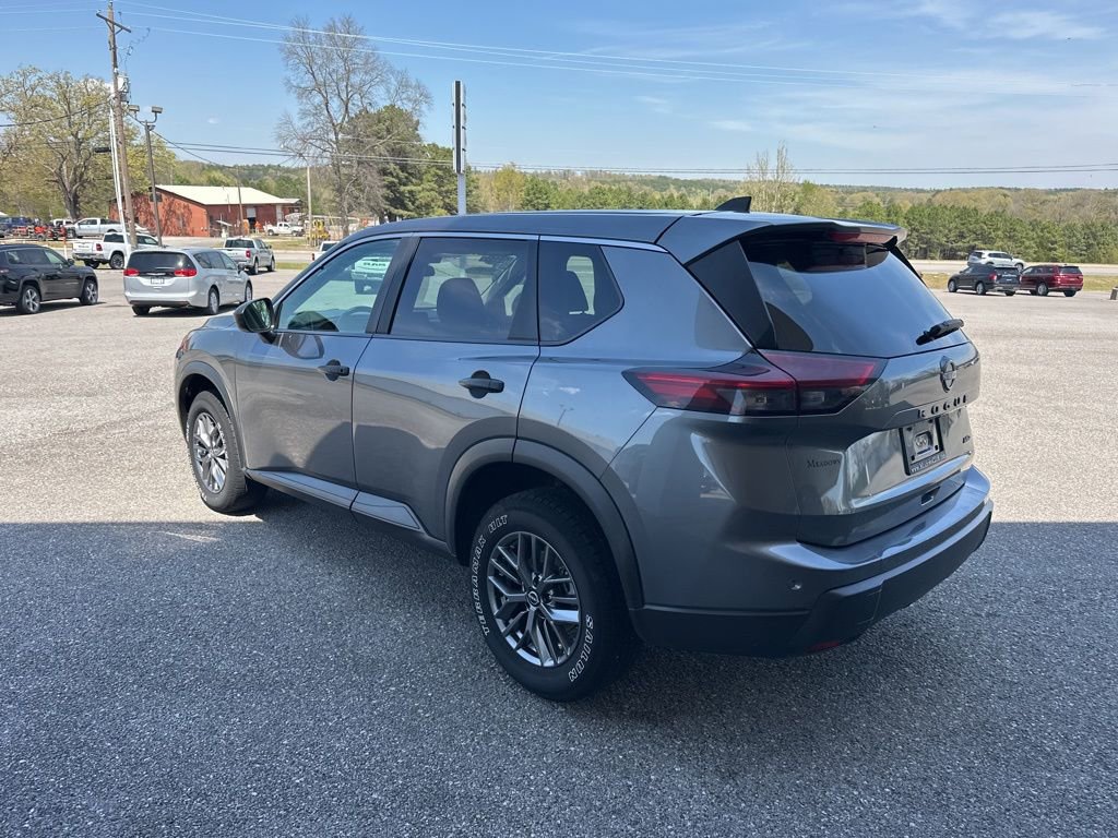 Used 2024 Nissan Rogue S AWD/4WD image 5