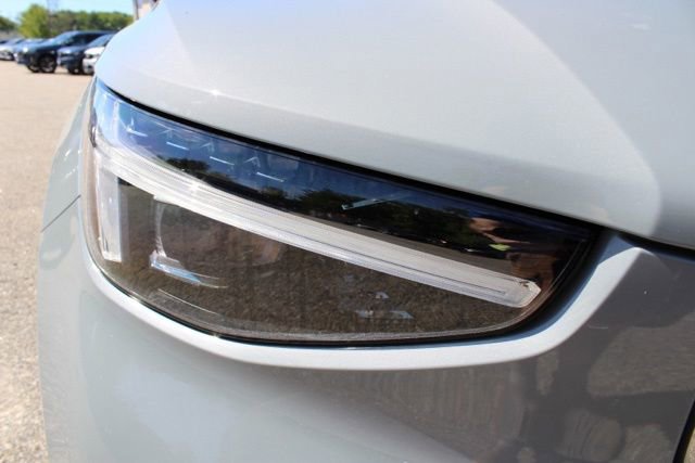 Certified 2024 Volvo XC40 B5 Ultimate w/ Climate Package AWD/4WD image 13