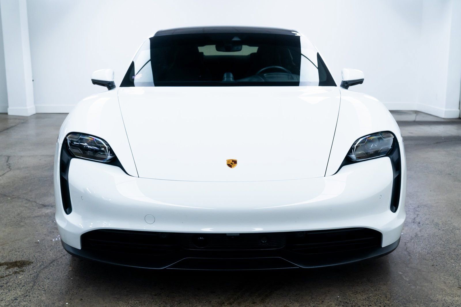 Used 2022 Porsche Taycan 4S image 2